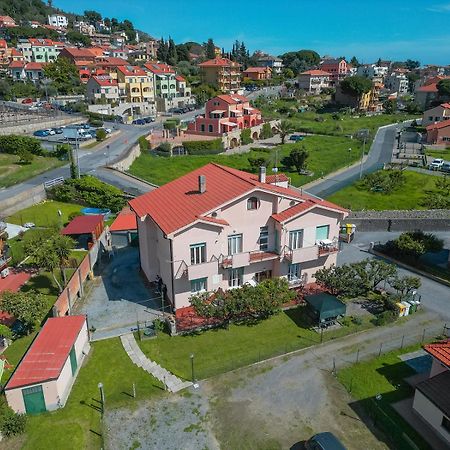 Casa Vacanze Ferrando Appartement Pietra Ligure Buitenkant foto