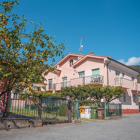 Casa Vacanze Ferrando Appartement Pietra Ligure Buitenkant foto