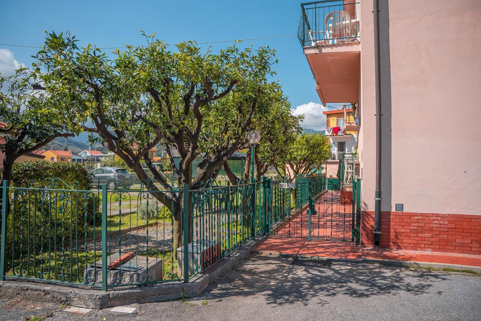 Casa Vacanze Ferrando Appartement Pietra Ligure Buitenkant foto